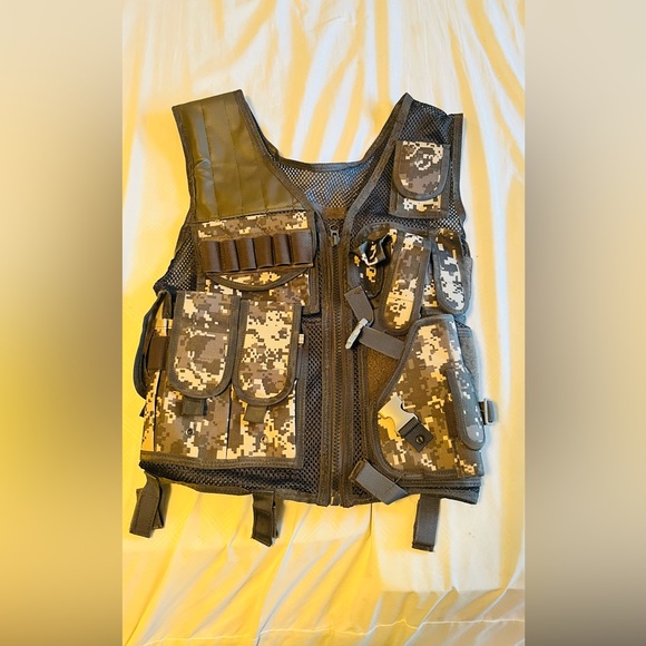 Tactical Vest - Picture 2 of 2